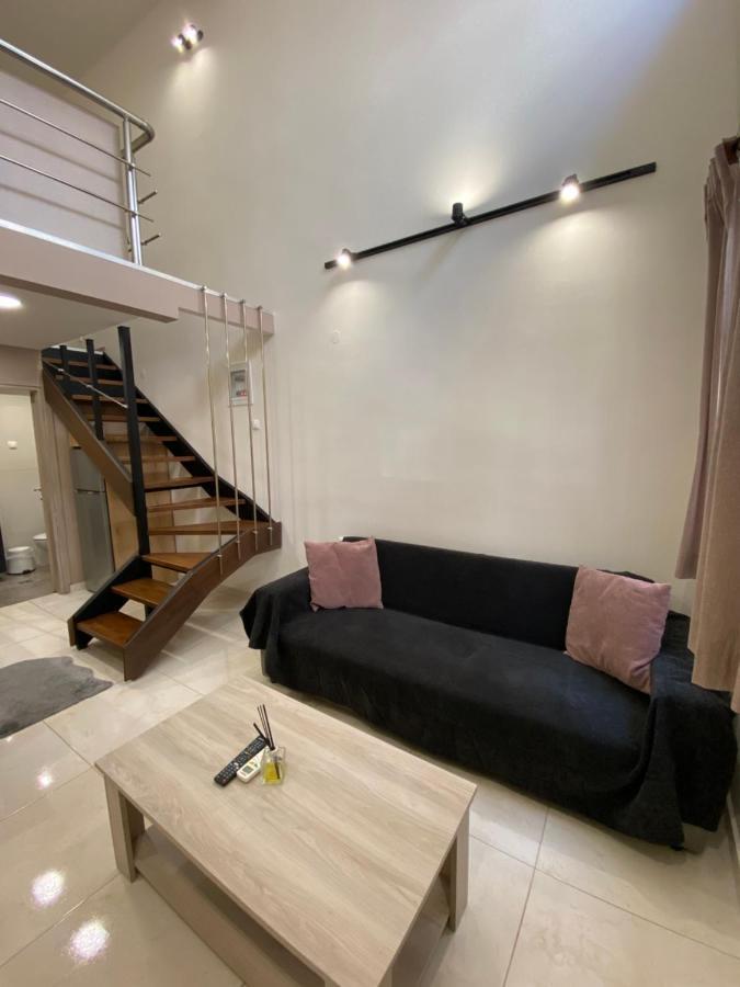 Ferienwohnung Luxury Loft Kalu Tsesme A Ioannina Exterior foto